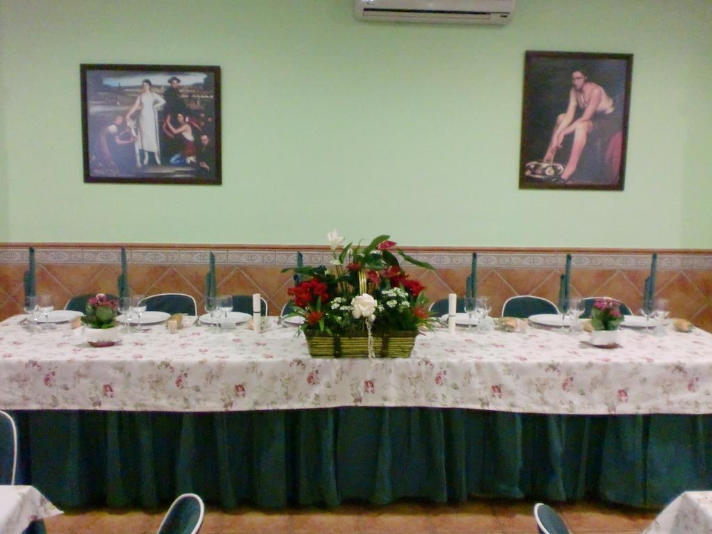 Alcaracejos 拉斯特雷斯霍塔斯旅舍酒店 外观 照片