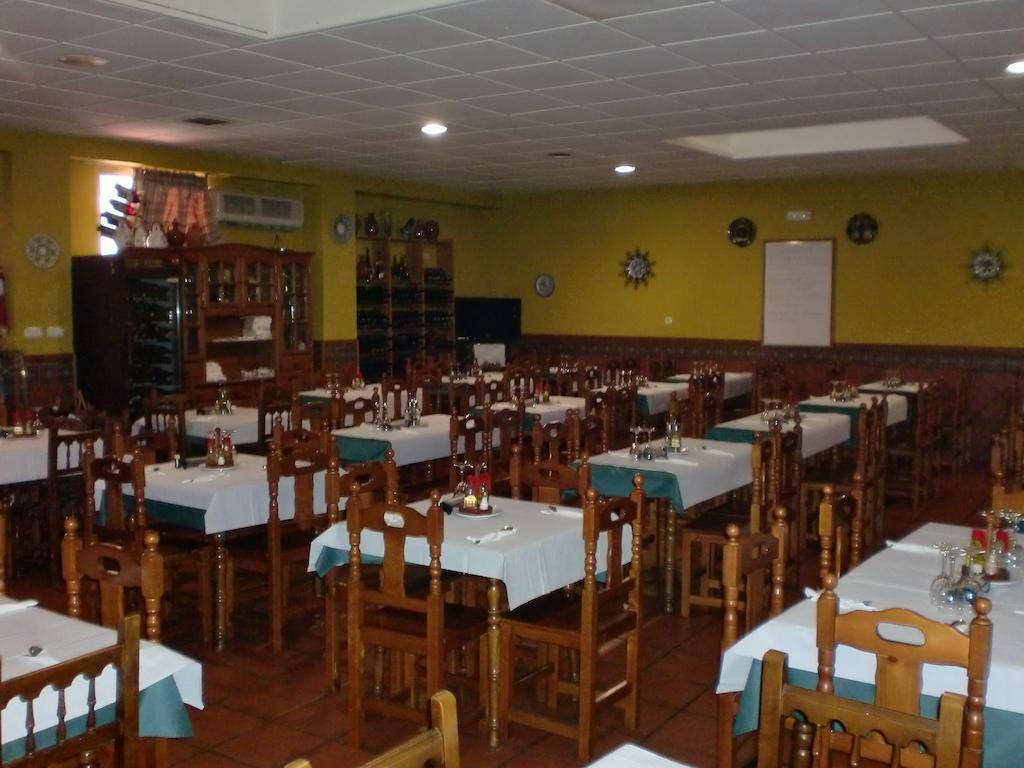 Alcaracejos 拉斯特雷斯霍塔斯旅舍酒店 外观 照片